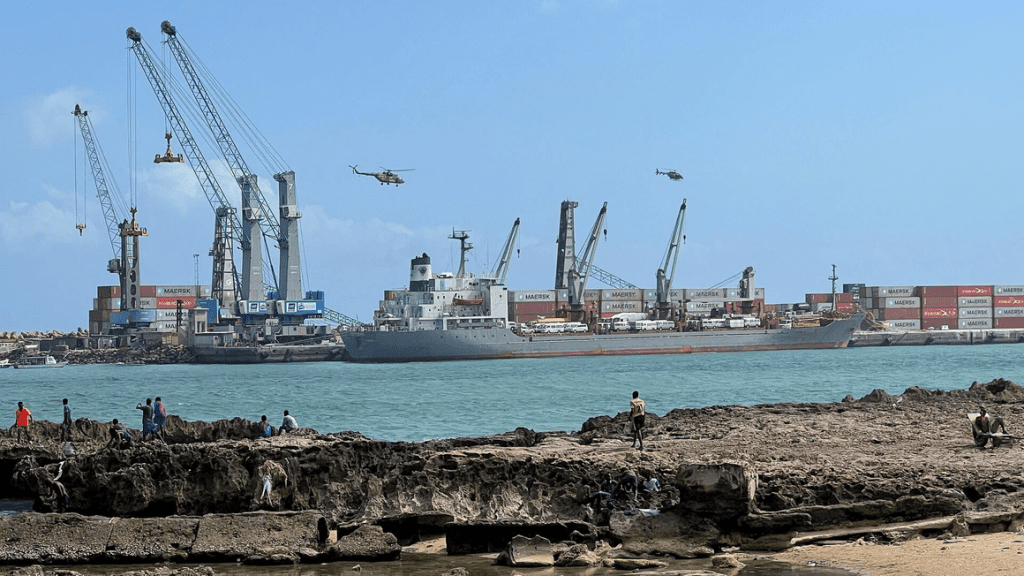 Egyptian warship delivers more weaponry to Somalia, officials say